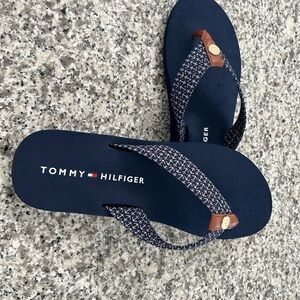 NWOB Tommy Hilfiger Thong Sandal- Size 9